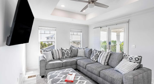Modern 5bdr w/ Private Pool, 2 min Walk to the Beach! Montoute by Avantstay, Rezerwuj Dom wakacyjny Panama City Beach Panhandle Florida