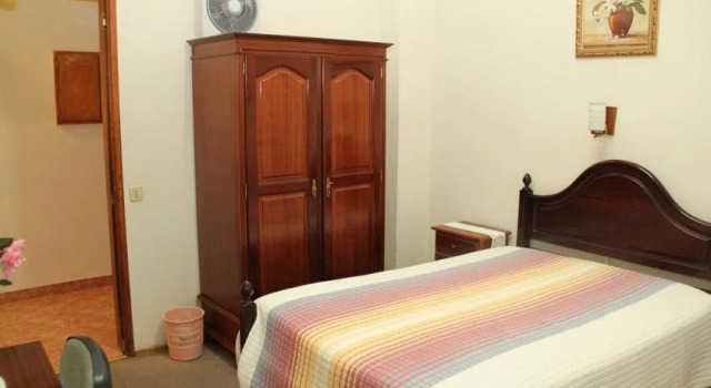 Alojamento local Ideal, Забронировать Отель Лиссабон Эстремадура, рядом с Станция метро Sao Sebastiao — Проспект Герцога Авила