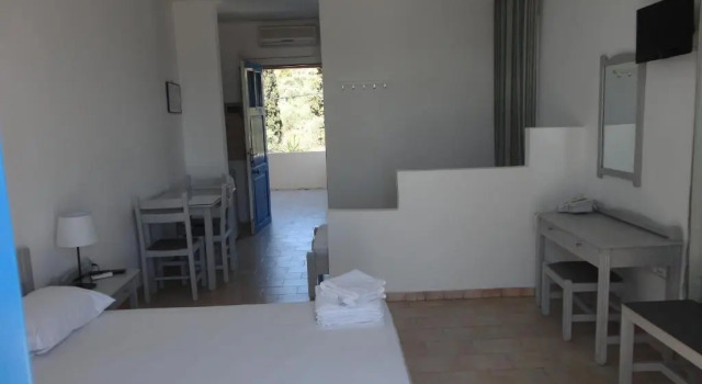 Lianos Hotel Apartments, Book Apartment Hotels in Spetses with a Pool, Swimming Pool
