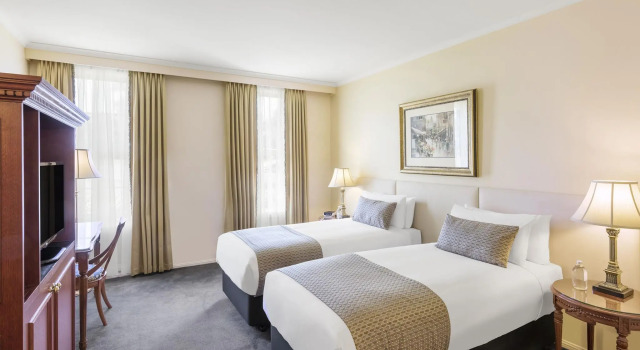 Двухместный люкс Canterbury International Hotel