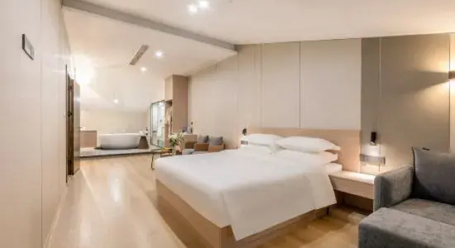 Семейный люкс с 3 комнатами Qin Luxe Qinglefu Courtyard Hotel (High Speed Railway Station Jiaxing Road Food Street)