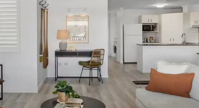 3-bed Haven With Balcony and Bbq, 5-min to Beach, Prenota Appartamento Hotel a Queensland con parcheggio, Parcheggio