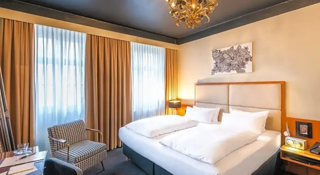 Номер Standard Hotel Würzburger Hof ****