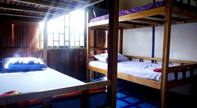 Кровать в общем номере Blue Quay Hostel