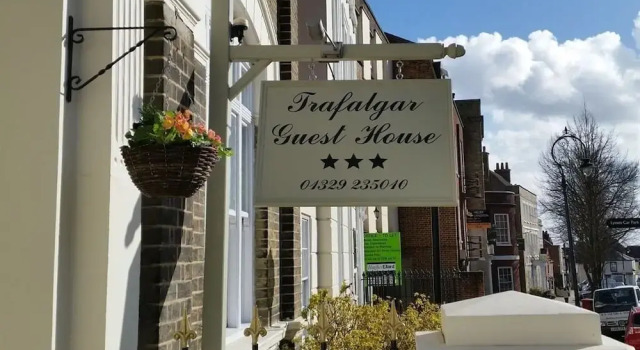 Trafalgar Guest House, Book Pension Hoteller i Fareham med parkering, Parkering