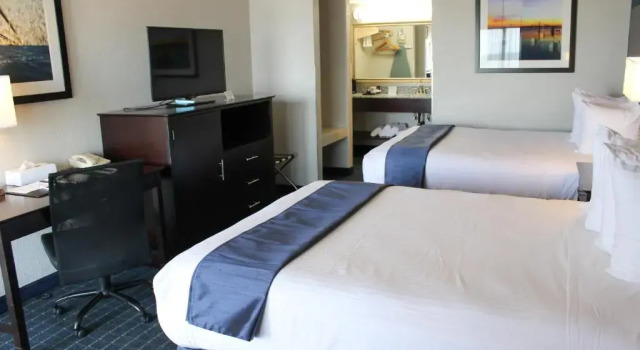 Четырёхместный номер Standard с видом на залив Best Western Kent Narrows Inn