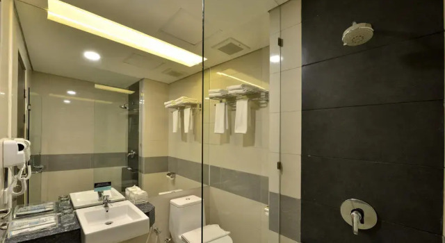 Номер Executive Hotel California Bandung
