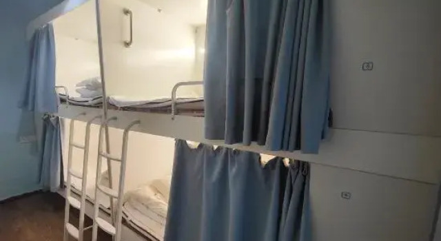 Кровать в общем номере (мужской номер) Wuxi Xu Xiake International Youth Hostel