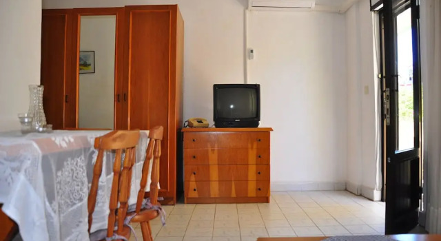 Апартаменты Economy Delphin Apart Hotel