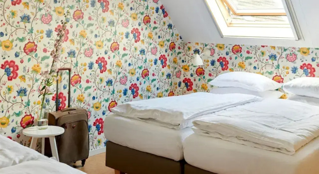 Коттедж Colorful Holiday Home in Baarlo Near Boating With Hot Tub