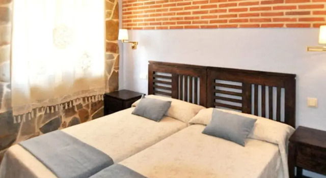 House With 8 Bedrooms in Hoyocasero, With Wonderful Mountain View, Furnished Terrace and Wifi, Забронировать Отель Ойокасеро 