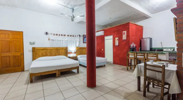 Четырёхместный номер Standard с видом на океан Traditional Sierra Leon Oceanfront Rooms