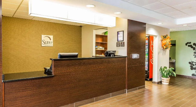 Sleep Inn & Suites Mount Olive North, Забронировать Отель Маунт-Олив Северная Каролина
