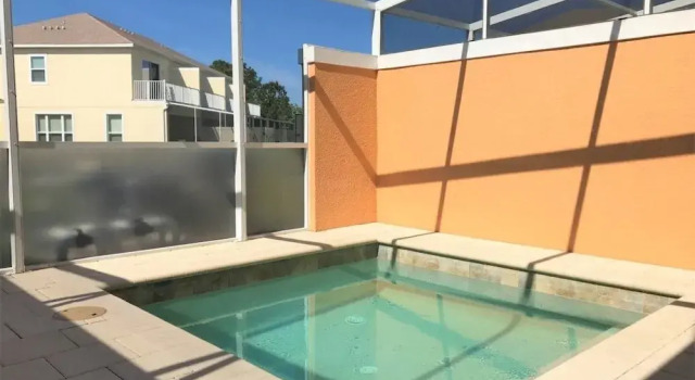 ACO FAMILY – 3 bd with pool (1712)
