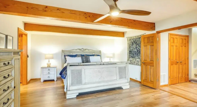 Spacious Osage Beach Home w/ Panoramic Lake Views, Забронировать Дом для отпуска Коттеджи Осейдж-Бич, Коттедж