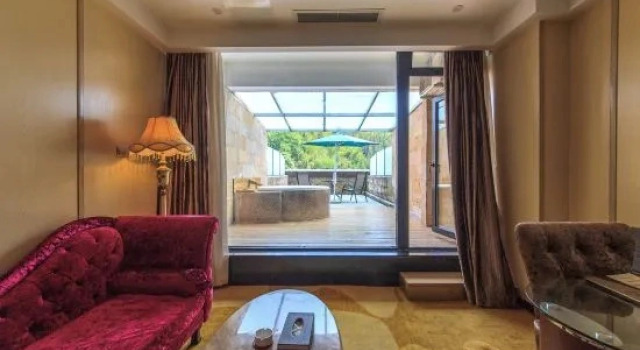 Suite FIRSTHOTSPRINGHOTEL