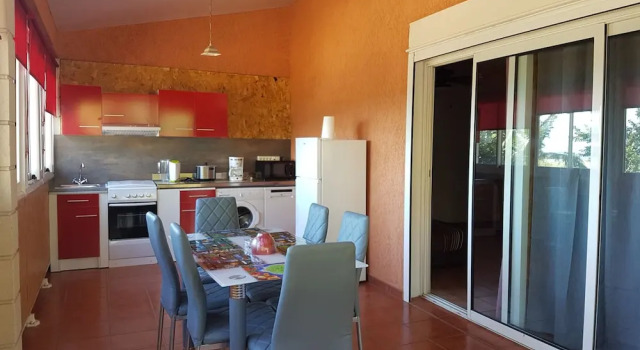 Bungalow i balkonem la cariole