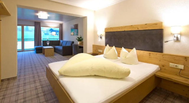 Студия с балконом Hotel Bergland