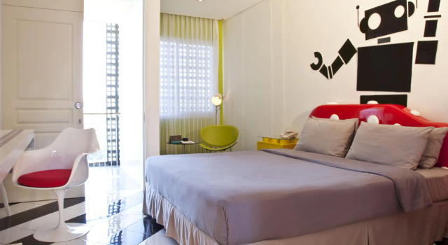 The House Tour Uphill, Book Hotel Parompong West Java