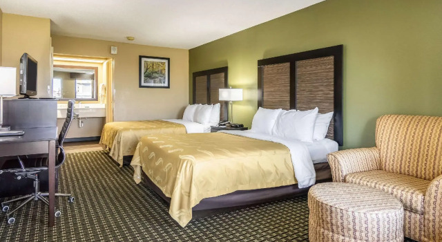 Четырёхместный номер Standard Quality Inn Perry - National Fairgrounds Area