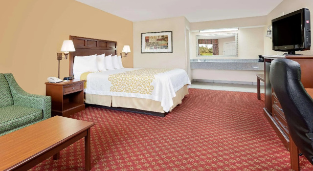 Двухместный номер Deluxe Days Inn by Wyndham Paris