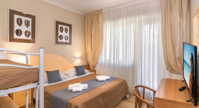 Четырёхместный номер Standard Hotel Stella DItalia