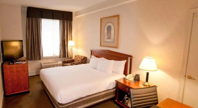 Двухместный номер Hilton Cincinnati Netherland Plaza
