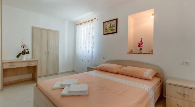 Leila - Apartment Leila 2, Забронировать Апартаменты/квартира Апартаменты Мали-Лошиня, рядом с Пляж Чикат Дог, Апартаменты/квартира