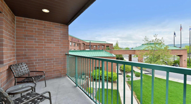 Четырёхместный люкс c 1 комнатой Hampton Inn Kalispell
