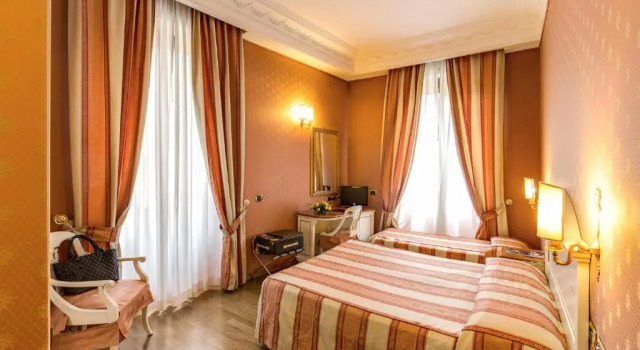 Трёхместный номер Comfort Hotel La Lumiere Di Piazza Di Spagna