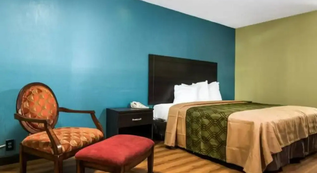 Номер Economy Royal Extended Stay Hotel