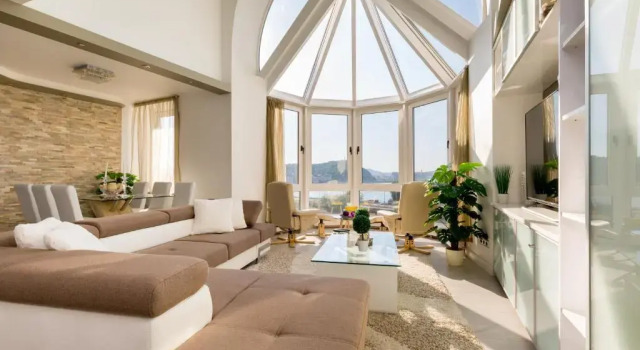 Panorama Dream Home w 3BDR, A/C, Garage & Jacuzzi, Varaa Hotelli Budapest Budapest