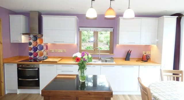 Woodland Cottage, Varaa Lomakoti Mökit kohteessa Merseyside, Mökki
