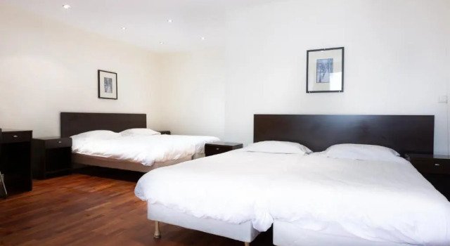 Четырёхместный номер Standard Hotel Mimosa Paris