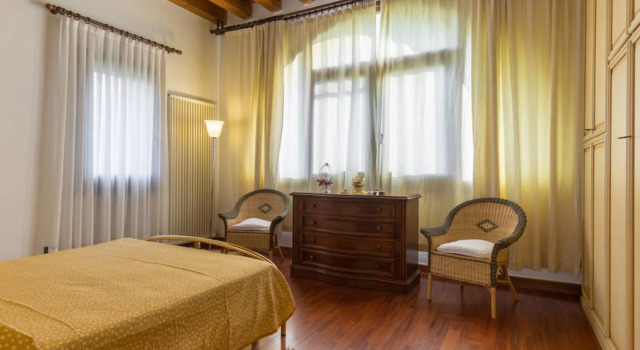 The Mulberries Three Bedroom and two Bathroom Apartment, Забронировать Апартаменты/квартира Кастеньеро 