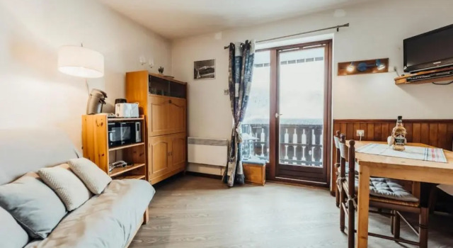 Студия Furnished studio with mountain views next to the Chattrix chairlift Rated 1