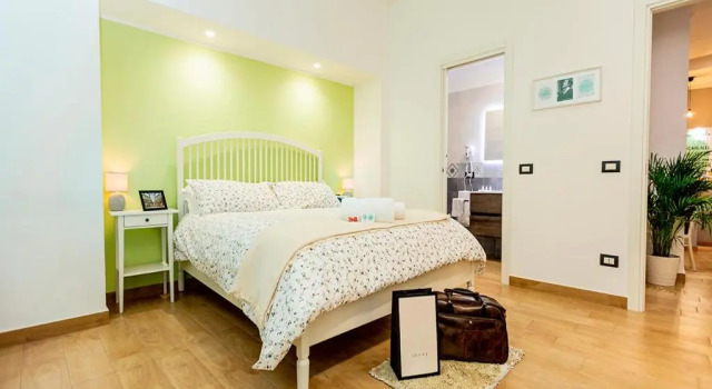 B&B Vico Milano 18, Забронировать Отель «постель и завтрак» Отели Неаполя с завтраком, рядом с Кафедральный собор Неаполя, Завтраки