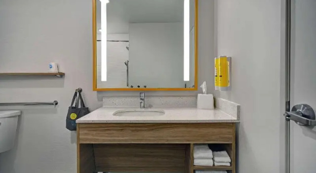 Шестиместный номер Standard Tru By Hilton Gaylord, Mi