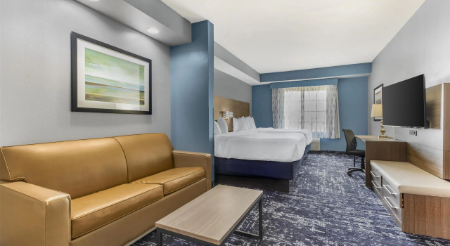Четырёхместный люкс Best Western Plus Fort Worth Forest Hill Inn & Suites