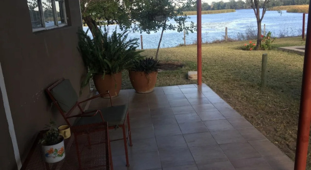 Апартаменты Standard Ditlhapi Guest House