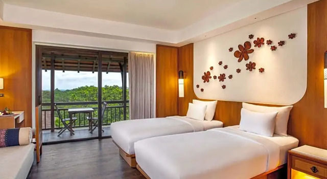 Номер Deluxe с балконом Novotel Bogor Golf Resort & Convention Center