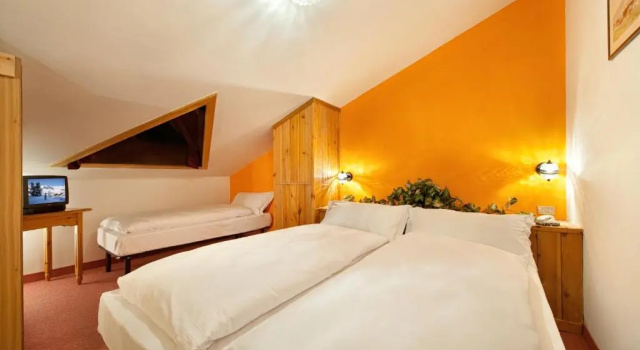 Трёхместный номер Economy Hotel Teola