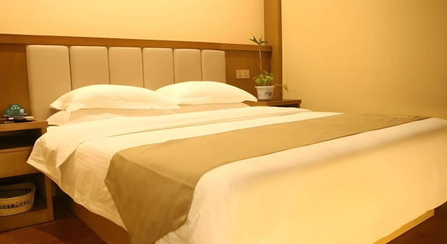 GreenTree Inn Nantong Rugao Zhongjiaomeilu City Express Hotel, Rezervovat Hotel Rugao Jiangsu