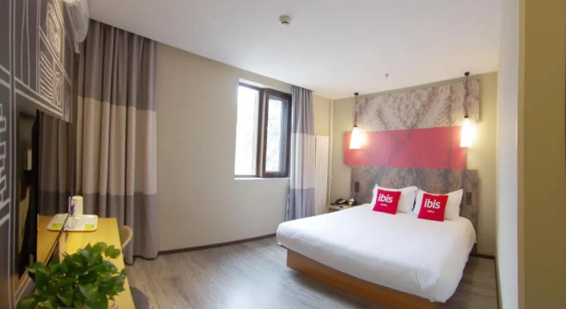 Двухместный номер Business ibis Beijing Tiantandongmen Metro Station Hotel