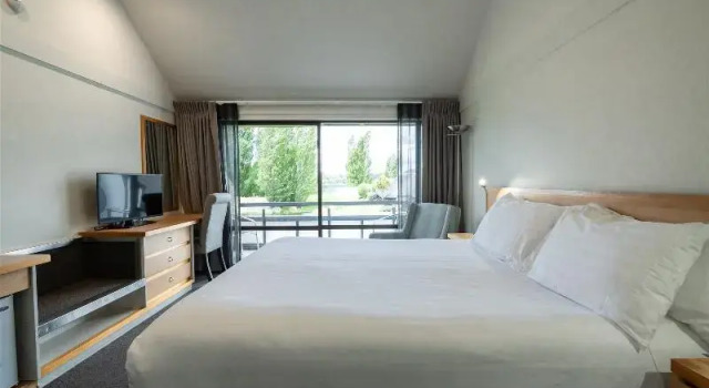 Двухместный номер Standard с балконом и с видом на озеро Edgewater Hotel