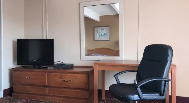 Номер Deluxe La Fontana Motel