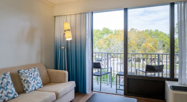 Номер Standard с балконом Courtyard by Marriott - Naples