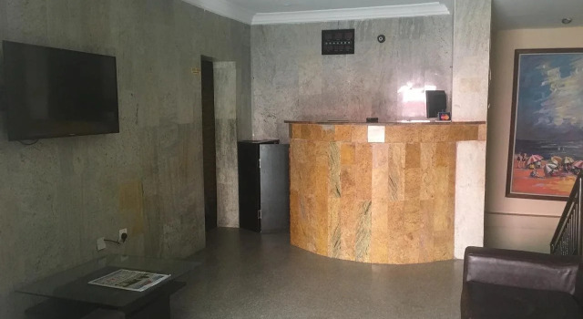 Mayors & Diplomat Suites Opebi