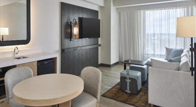Люкс с частичным видом на океан Embassy Suites By Hilton Gulf Shores Beach Resort