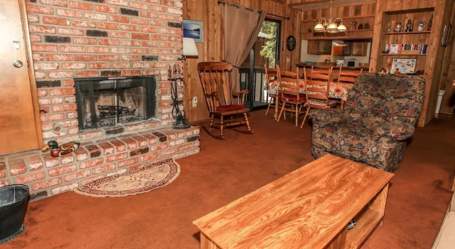 Ski In Ski Out 2 - 2 Br condo by RedAwning, Rezerwuj Hotel Big Bear Lake Stany Zjednoczone
